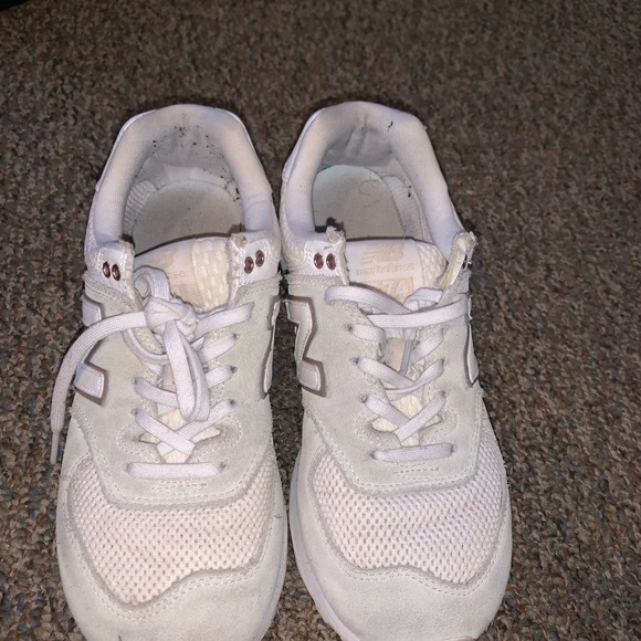 New Balance size 7 in women - Picture 3 of 5